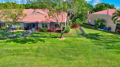 5102 Toscana Trl, Boynton Beach FL  33437-2038 exterior