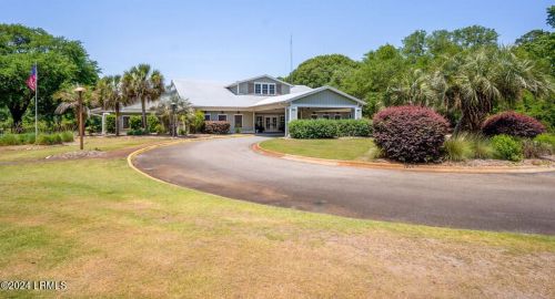 13 James F Byrnes St, Beaufort SC  29907-1940 exterior