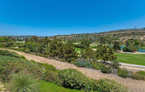 6962 Feldspar Pl, Carlsbad CA  92009-5212 exterior