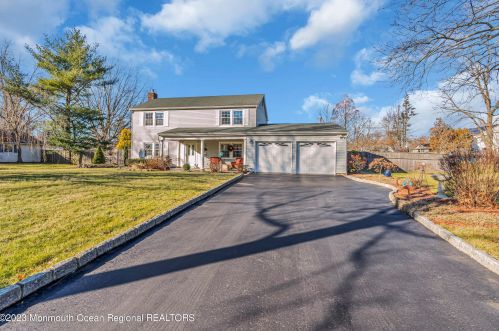 61 Ascot Dr, East Freehold, NJ 07728-2701