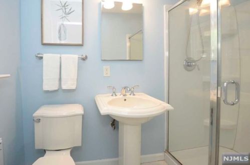 1 Ferris Ct, Ho Ho Kus NJ  07423-1017 exterior