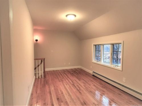 57 Lk Dr, Greenwood Lake NY  10925-2713 exterior