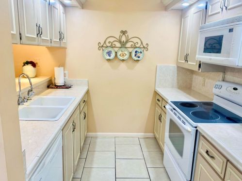 2990 Sunset Trace Cir, Palm City, FL 34990-2628