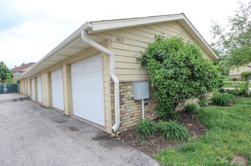 4821 Easy St, Chenequa WI  53029-1941 exterior