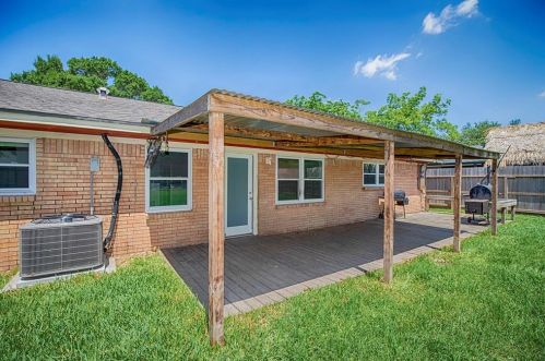 4205 Baron Ln, Deer Park TX  77536-6220 exterior