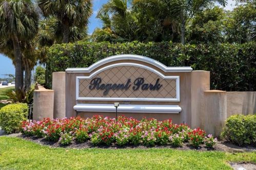 10461 Regent Cir, Naples FL  34109-1571 exterior