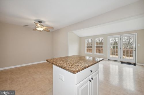 132 Cambridge Ct, West Deptford NJ  08096-6884 exterior