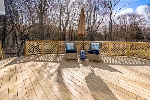 26 Fieldstone Ln, Natick MA 01760-5560 exterior