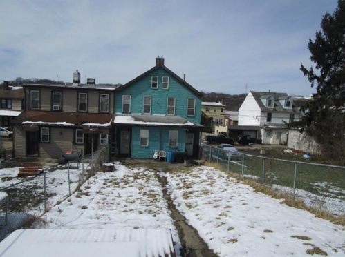 724-724 Ohio Ave, Glassport, PA 15045-1631