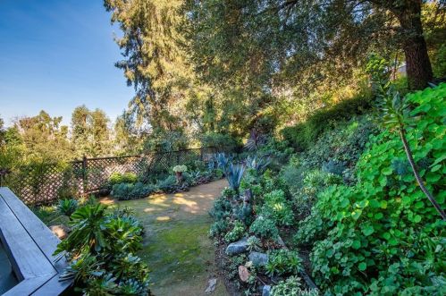 3870 Carpenter Ave, North Hollywood CA  91604-3729 exterior