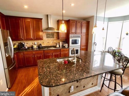 824 Revelstore Ter, Leesburg, VA 20176-3657