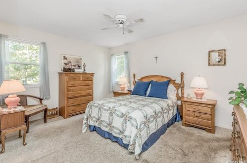 14 Oakledge Dr, Elwood NY  11731-3718 exterior