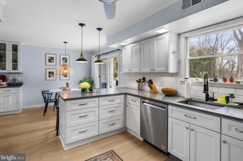 176 Sunset View Dr, Glen Mills PA  19342-1274 exterior