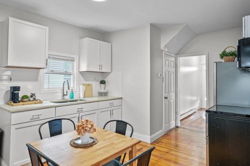 181 Mount Pleasant Ave, Providence RI  02908-3917 exterior