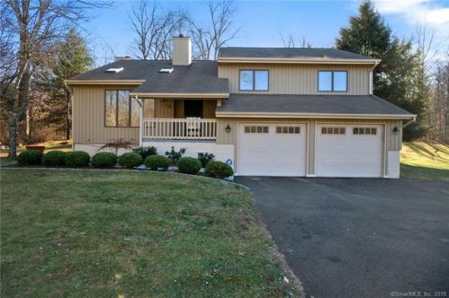 18 Katrina Cir, Bethel, CT 06801-3310