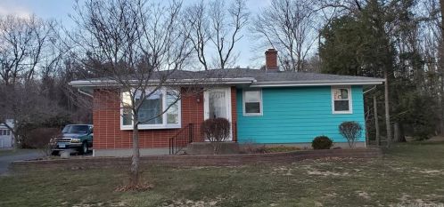 44 Washburn Dr, Plainville, CT 06062-1152