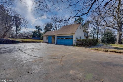 129 Township Line Rd, Norristown PA  19403-4352 exterior