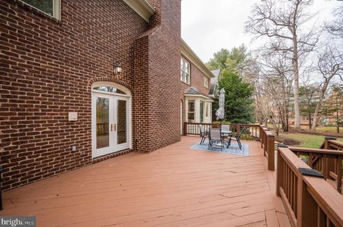 281 Golden Woods Ct, Great Falls VA  22066-4152 exterior