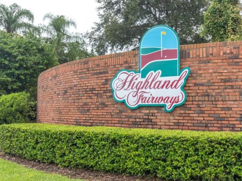 3279 Pebble Bend Dr, Lakeland, FL 33810-2714