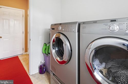 515 Florence Fields Ln, New Castle DE  19720-8752 exterior