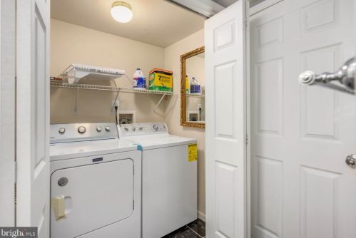 15581 Andover Heights Dr, Woodbridge VA  22193-1071 exterior