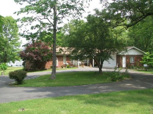214 Campbell Ln, Benton, KY 42025-5827