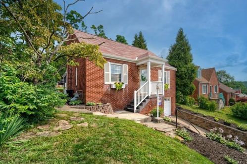 1015 Connor Rd, Pittsburgh, PA 15234-1064