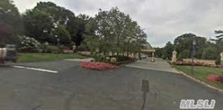 1 Stone Hill Dr, North Hills, NY 11030-4439
