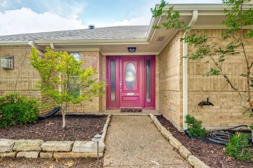 1701 Amazon Dr, Plano TX  75075-6702 exterior