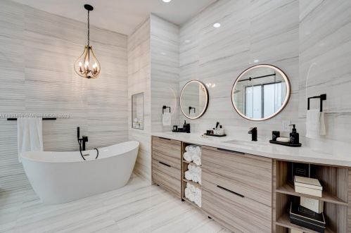 3586 143rd Ave, Hollywood FL  33027-4704 exterior