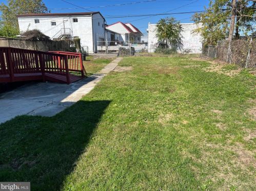 3306 3rd St, Boothwyn, PA 19061-5106