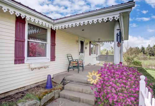 3045 Wayne Ridge Rd, Zanesville OH  43701-8651 exterior