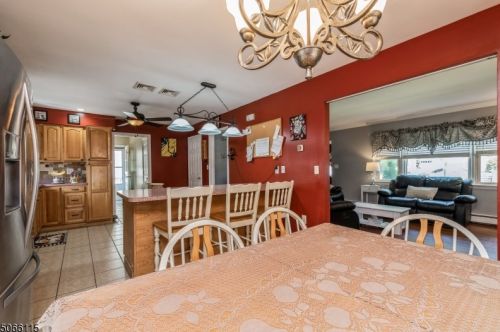 148 Galloping Hill Rd, Roselle Park NJ  07204-2427 exterior