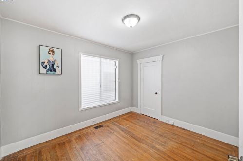 6035 Holway St, Oakland CA  94621-4137 exterior