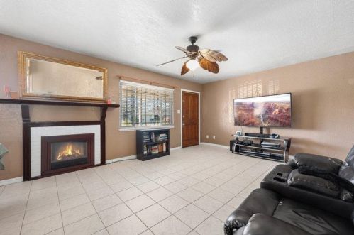 6224 Larry Way, North Highlands, CA 95660-4324