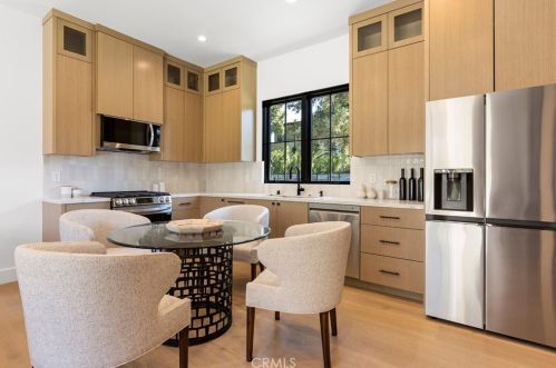 4955 Haskell Ave, Van Nuys CA  91436-1674 exterior