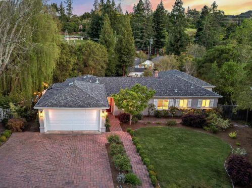 12 Richard Ct, Orinda, CA 94563-4018