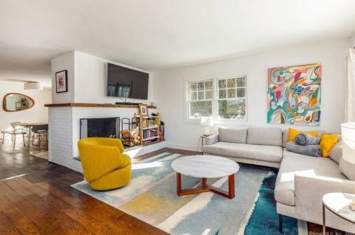 201 Painter Hill Rd, Roxbury, CT 06783-1105