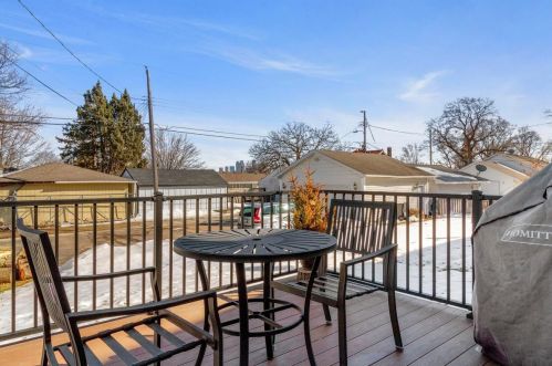 1924 Washburn Ave, Minneapolis MN 55411-2326 exterior