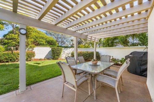 4712 Bryce Cir, Carlsbad CA  92008-4289 exterior