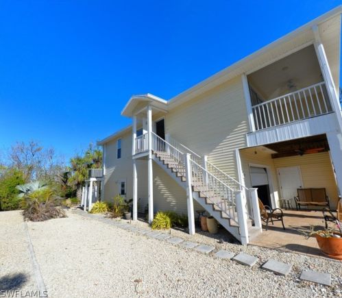 401 Donora Blvd, Fort Myers Beach, FL 33931-3607
