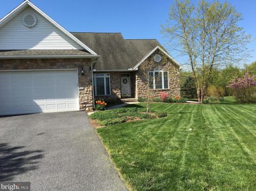 4 Baird Ct, Carlisle, PA 17013-4713