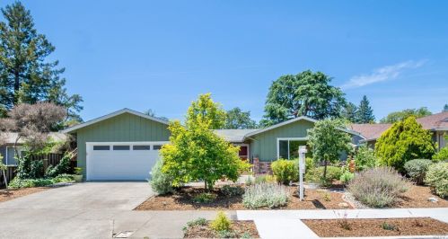 117 Sherwood Dr, Santa Rosa, CA 95405-4644