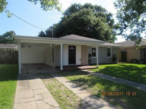 8520 Livingston Ave, Chalmette, LA 70043-4432