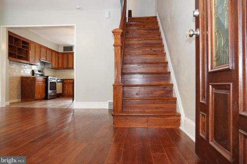 6156 Lindbergh Blvd, Philadelphia PA 19153-3018 exterior