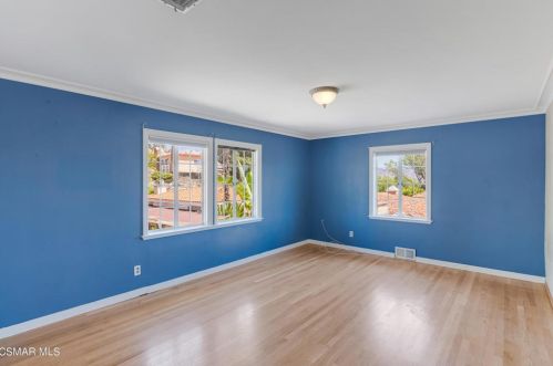 3192 Sycamore Dr, Simi Valley CA 93065-2703 exterior