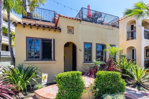 66 Corinthian Walk, Long Beach, CA 90803-4067
