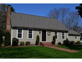 10 Martin Ave, Barrington, RI 02806-2530