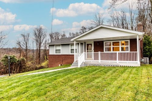 365 Tahoe Dr, Pittsburgh, PA 15239-2733