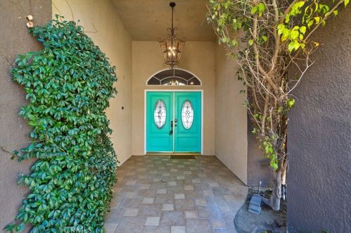 40107 Calle Breve, Temecula CA  92592-8692 exterior